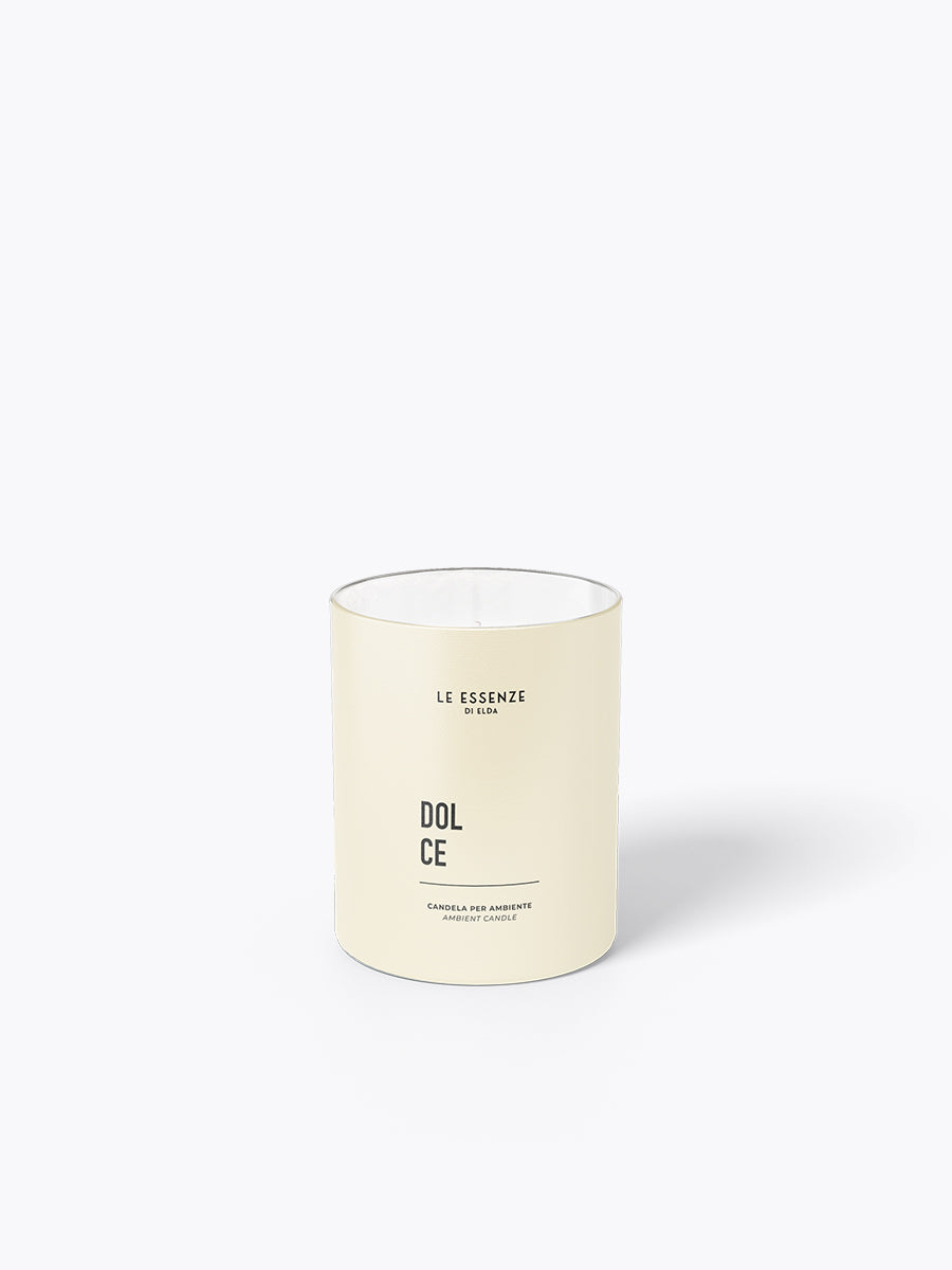 Candle with 'Le Essenze' branding on a white background